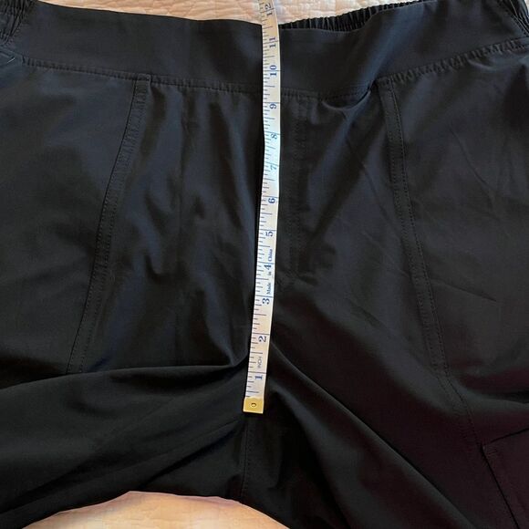 Athleta Chelsea Utility Jogger Sz 12 Black Cargo Gym Mid-Rise Stretch Athleisure - Picture 13 of 15